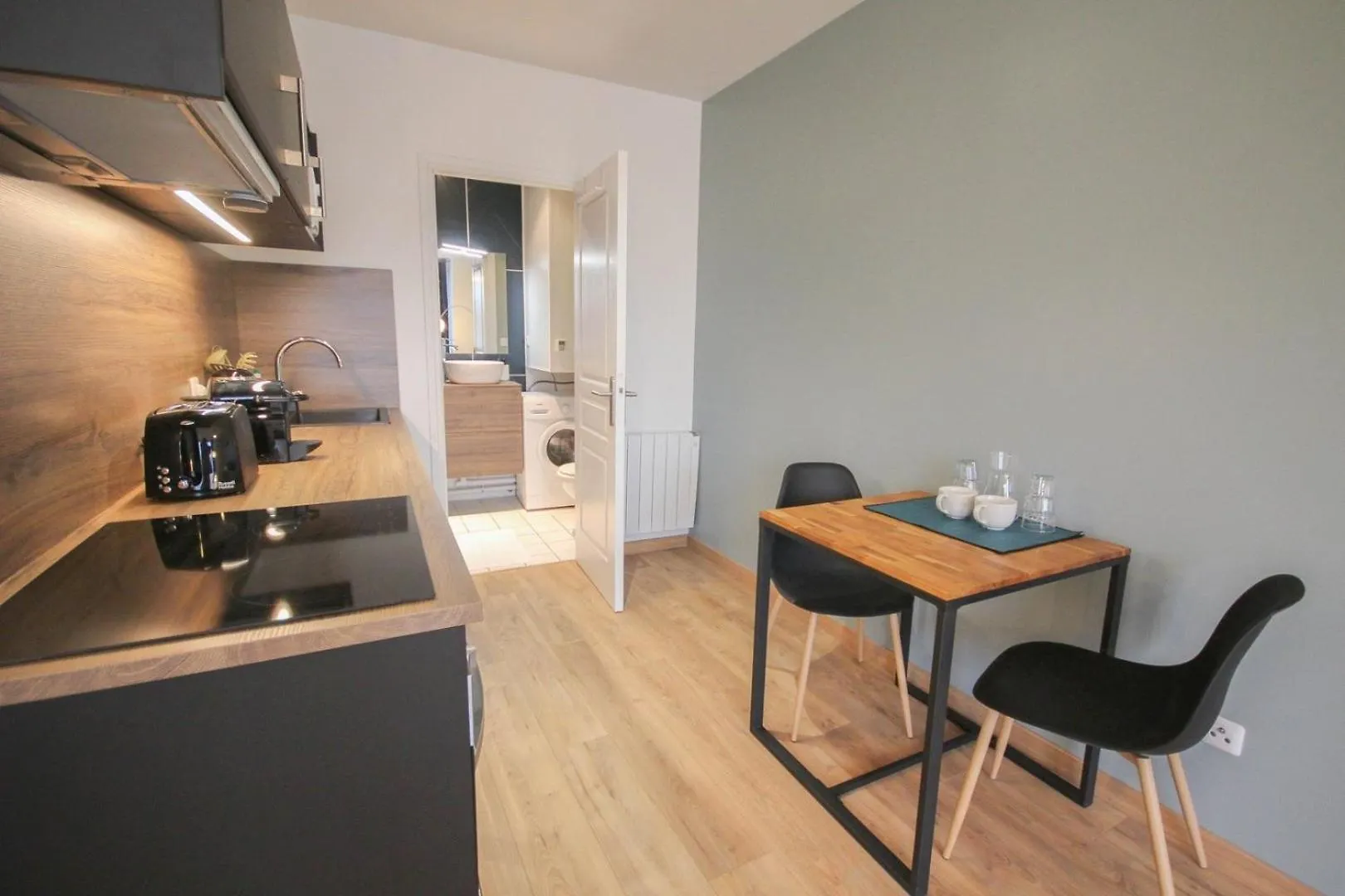 Lille Centre - Nice And Functional Studio W/ View Francia